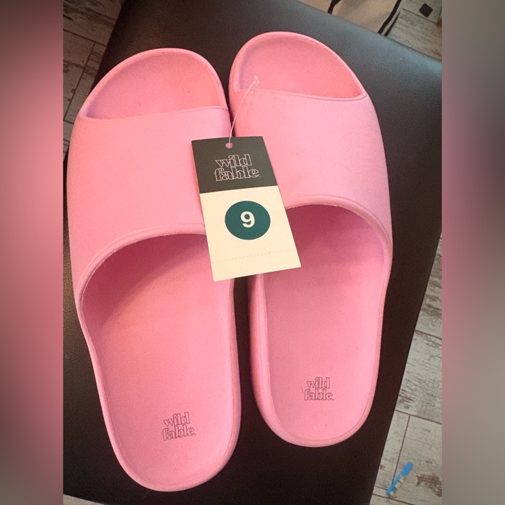 Wild Fable Bright Pink Slide Sandals